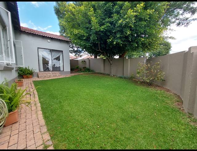 3 BEDROOM SECTIONAL TITLE RENTED IN NORTH RIDING